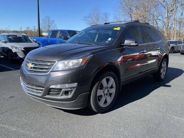 CHEVROLET TRAVERSE 2017 1GNKRGKD1HJ265126 image