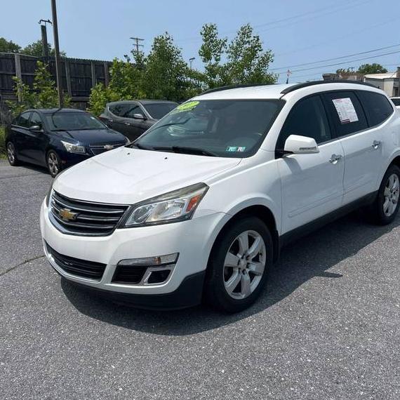 CHEVROLET TRAVERSE 2017 1GNKVGKD3HJ214027 image