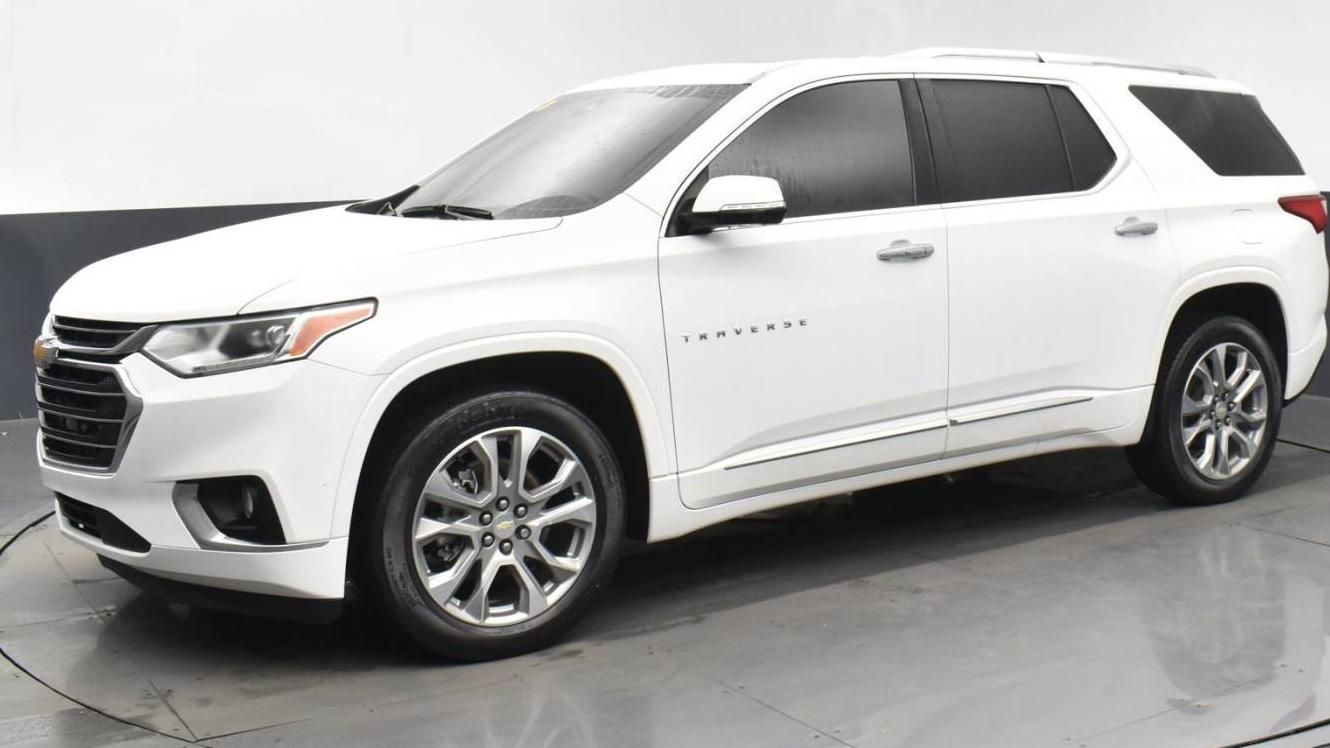 CHEVROLET TRAVERSE 2020 1GNERKKW2LJ304946 image