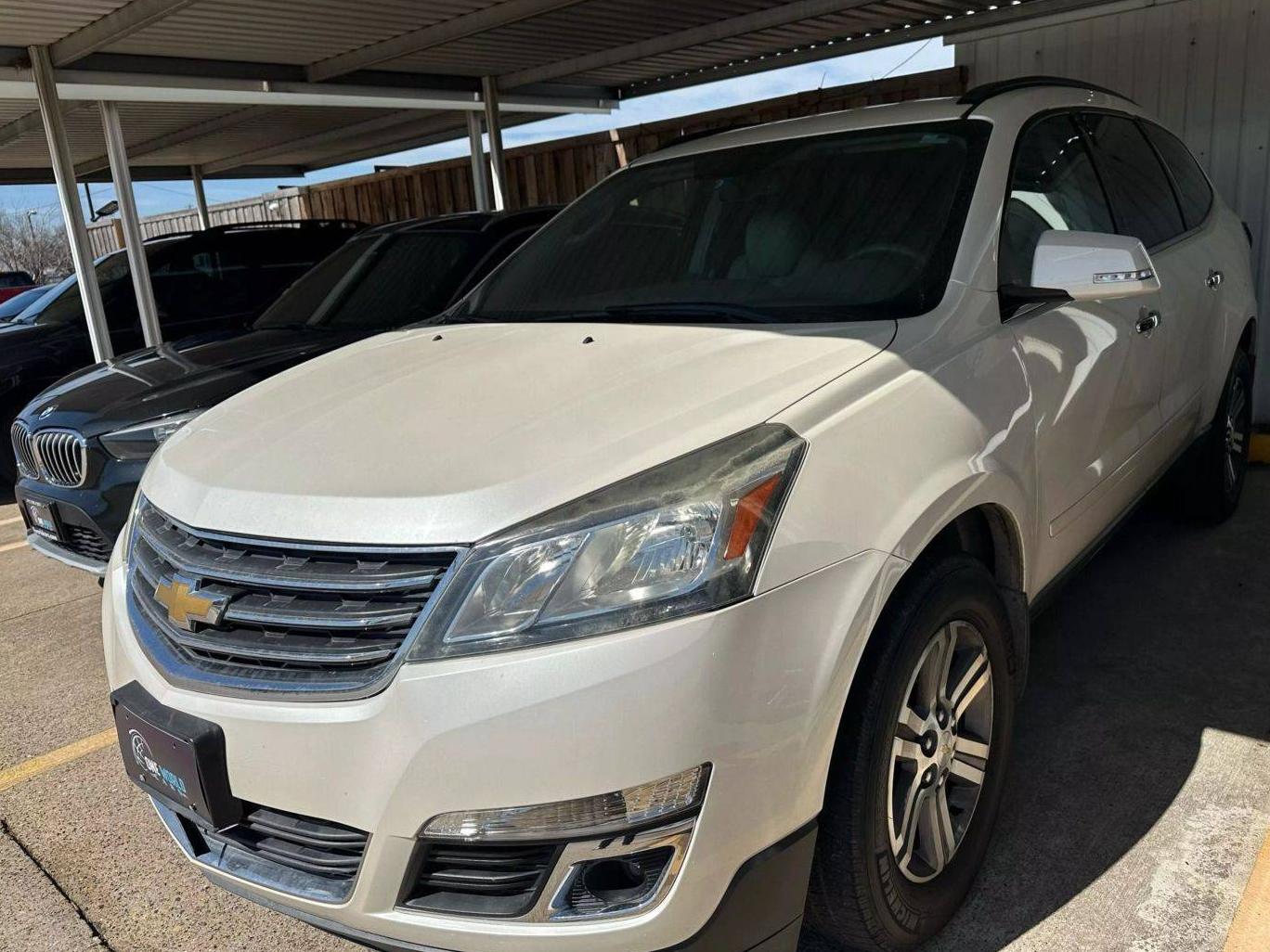 CHEVROLET TRAVERSE 2015 1GNKRHKDXFJ114577 image