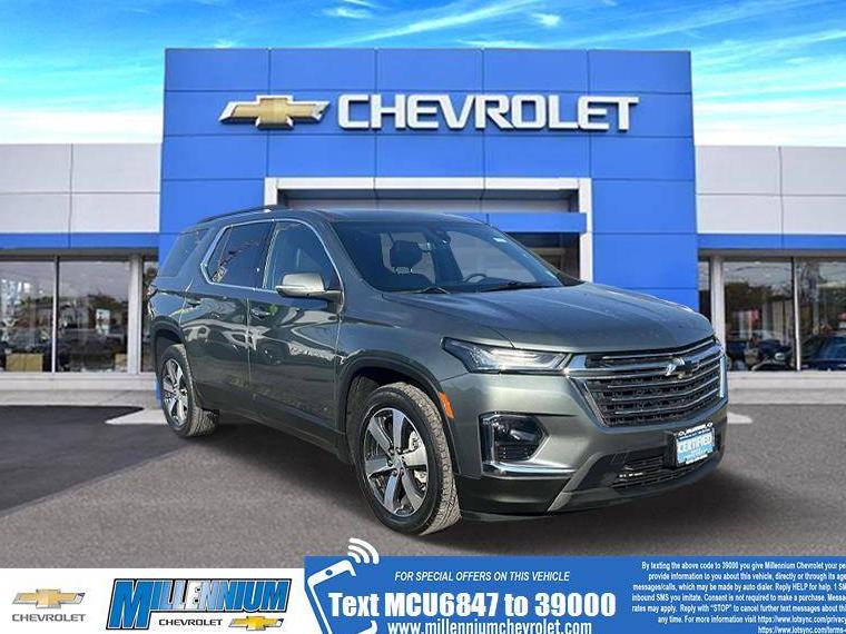 CHEVROLET TRAVERSE 2022 1GNEVHKW1NJ136847 image