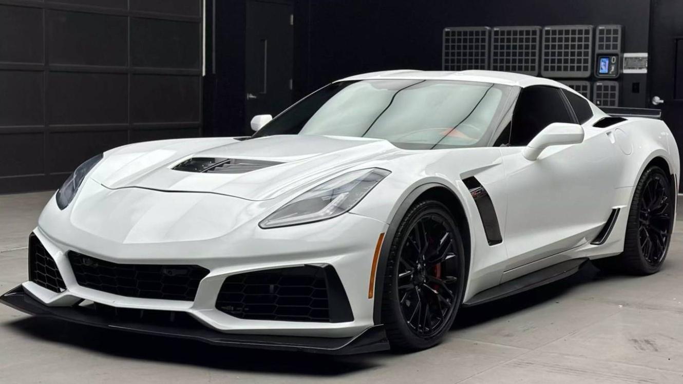 CHEVROLET CORVETTE 2017 1G1YU2D65H5600957 image