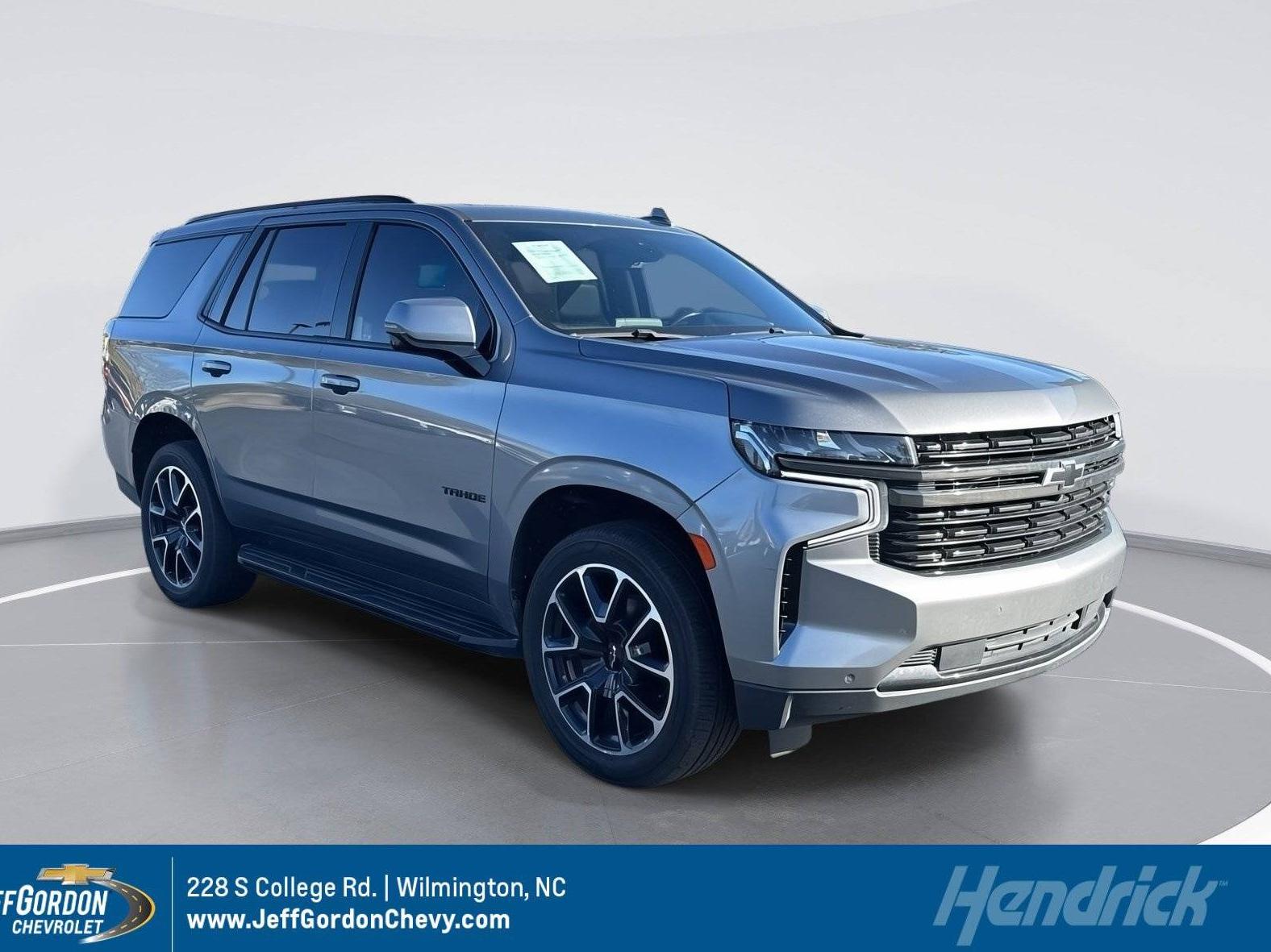 CHEVROLET TAHOE 2021 1GNSKRKDXMR492388 image