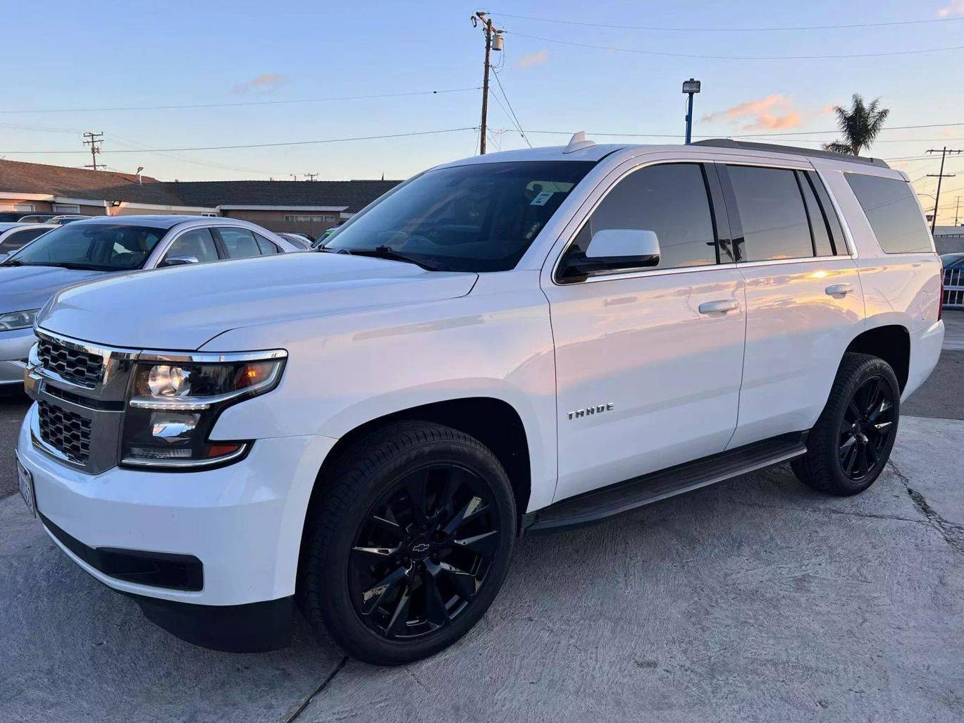 CHEVROLET TAHOE 2017 1GNSCAKC9HR236285 image