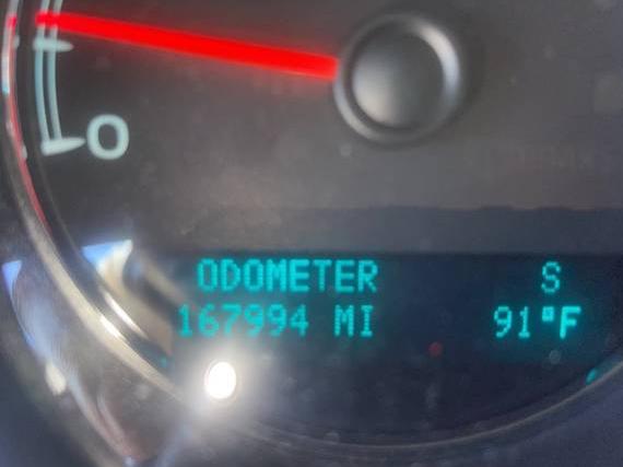 CHEVROLET TAHOE 2011 1GNSCCE08BR327245 image