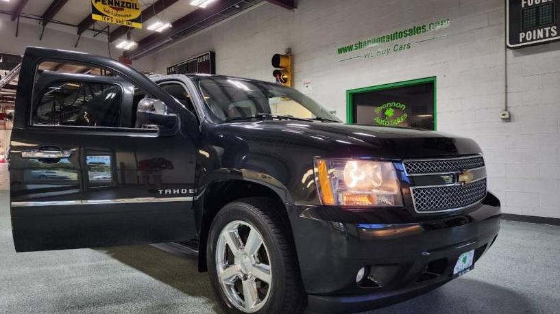 CHEVROLET TAHOE 2013 1GNSKCE04DR328320 image