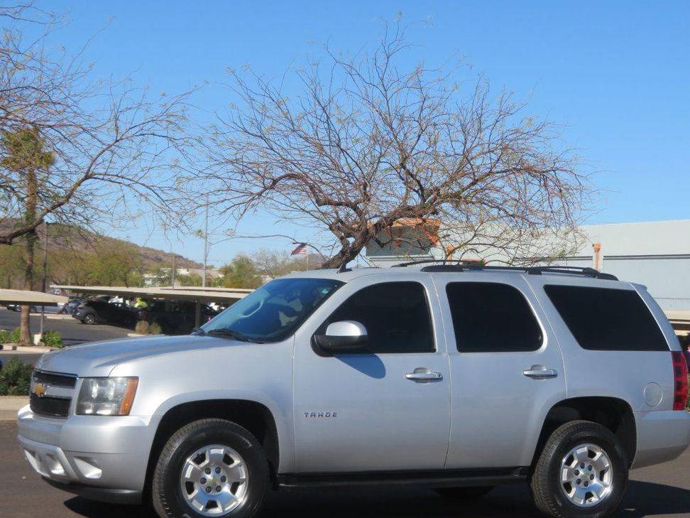 CHEVROLET TAHOE 2013 1GNSKAE04DR362438 image