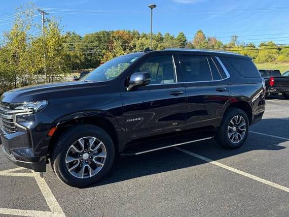 CHEVROLET TAHOE 2022 1GNSKNKD3NR279793 image CHEVROLET TAHOE 2022 1GNSKNKD3NR279793 image