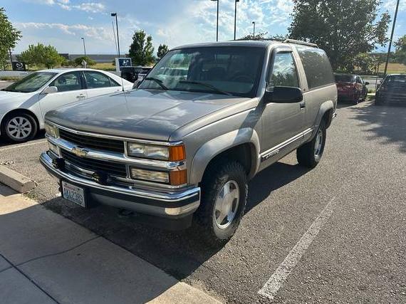 CHEVROLET TAHOE 1999 3GNEK18RXXG200308 image