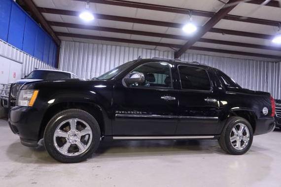 CHEVROLET AVALANCHE 2011 3GNMCGE03BG371248 image