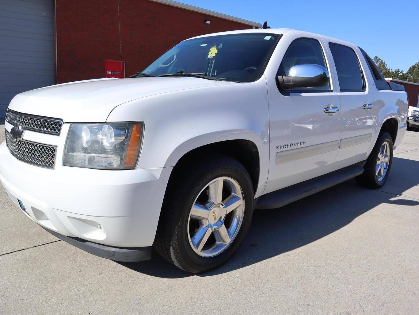 CHEVROLET AVALANCHE 2010 3GNNCFE08AG247814 image