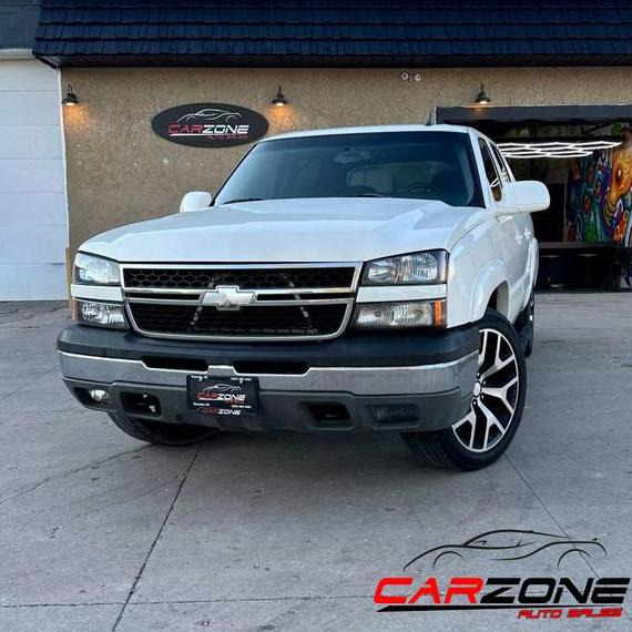 CHEVROLET AVALANCHE 2005 3GNEC12Z35G251295 image