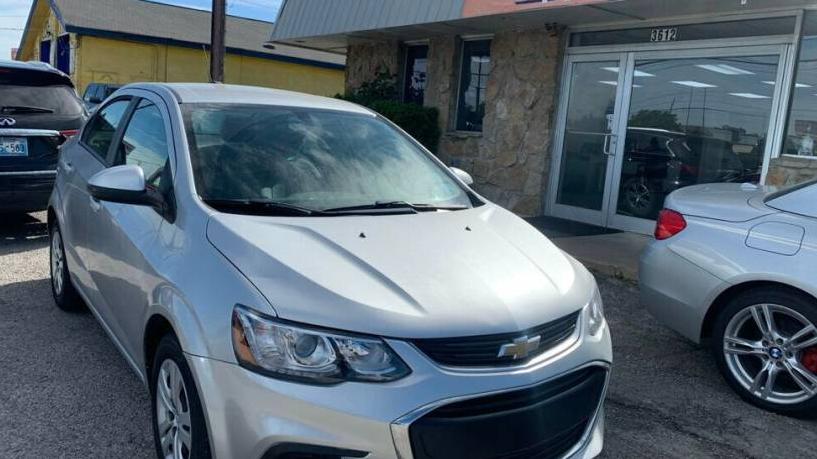 CHEVROLET SONIC 2019 1G1JB5SB0K4105331 image