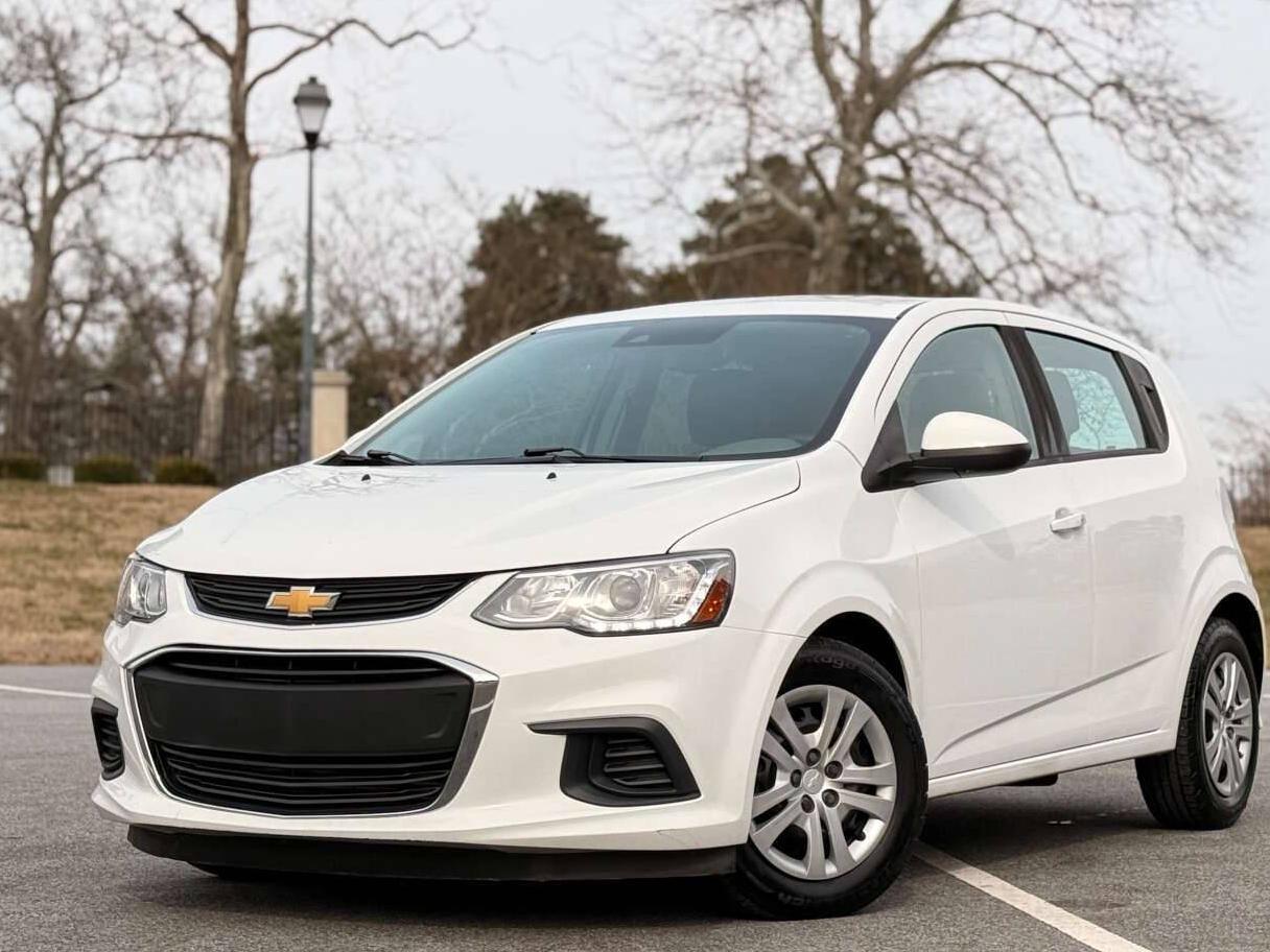 CHEVROLET SONIC 2019 1G1JG6SB5K4142236 image