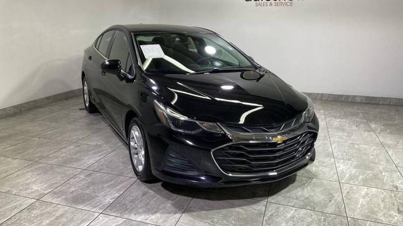 CHEVROLET CRUZE 2019 1G1BE5SM0K7145307 image