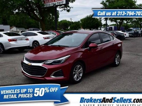 CHEVROLET CRUZE 2019 1G1BE5SM9K7142101 image