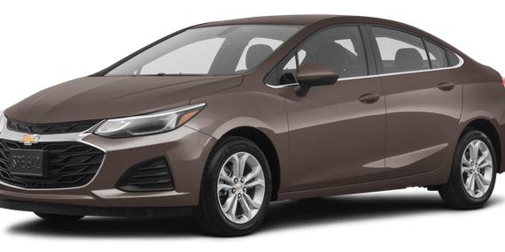 CHEVROLET CRUZE 2019 1G1BE5SM5K7102050 image