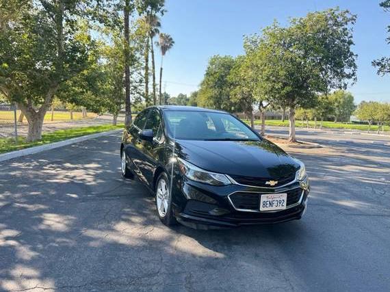 CHEVROLET CRUZE 2018 1G1BE5SM3J7183189 image