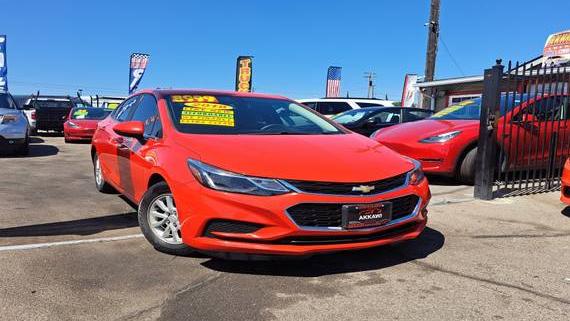 CHEVROLET CRUZE 2018 1G1BE5SM9J7239085 image
