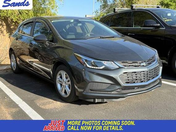 CHEVROLET CRUZE 2018 3G1BE6SM1JS611204 image