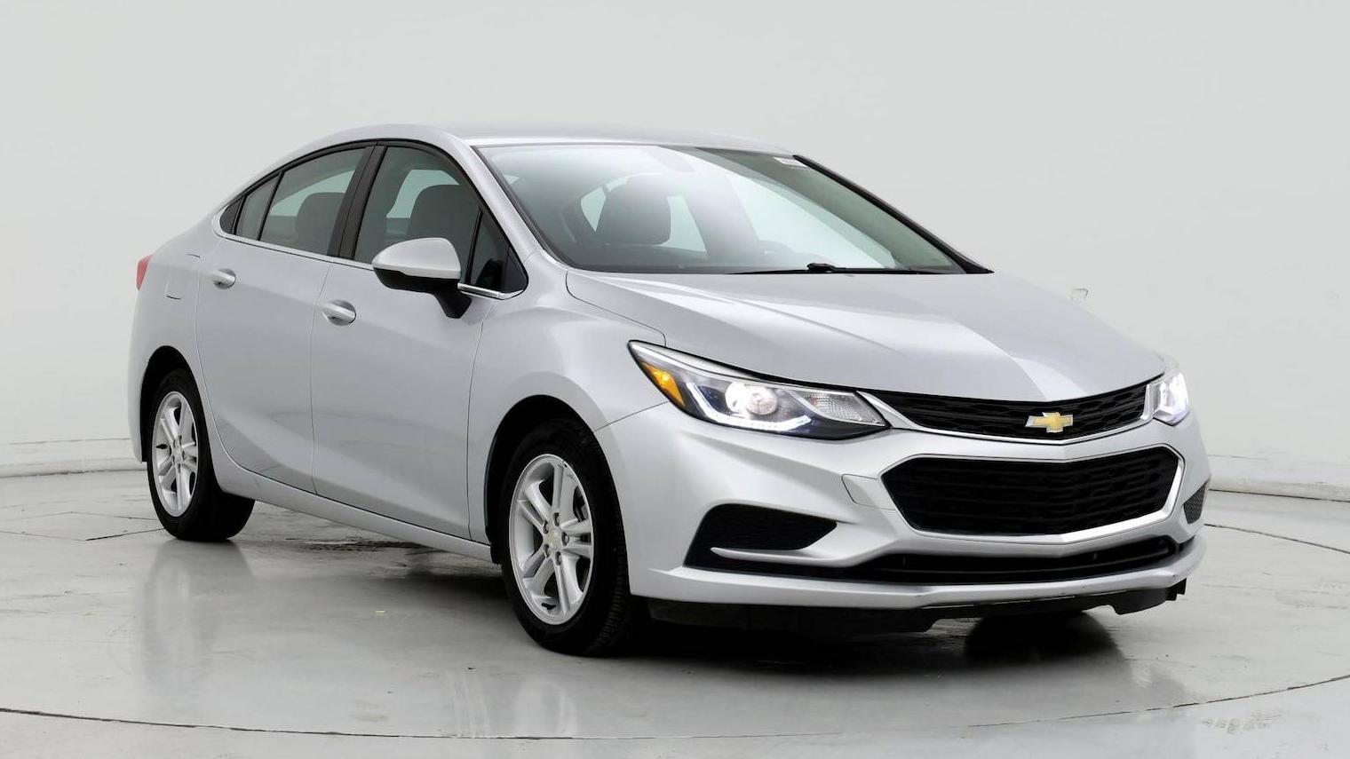 CHEVROLET CRUZE 2018 1G1BE5SM7J7174706 image