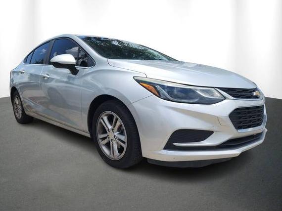 CHEVROLET CRUZE 2018 1G1BE5SM9J7143151 image