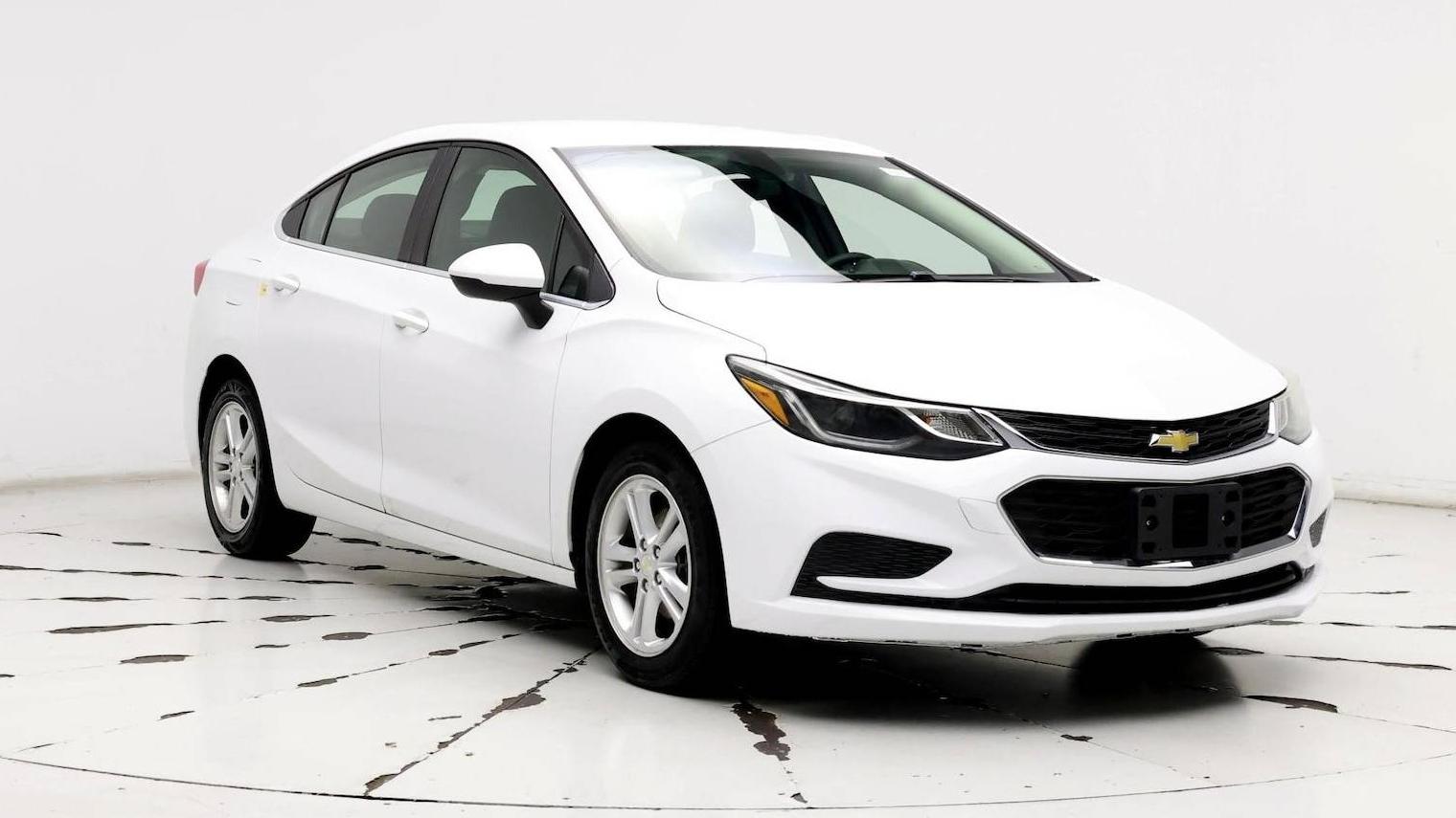 CHEVROLET CRUZE 2018 1G1BE5SM9J7117925 image