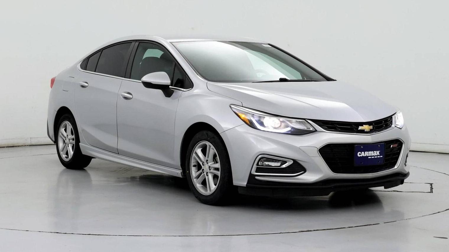 CHEVROLET CRUZE 2018 1G1BE5SM3J7130881 image