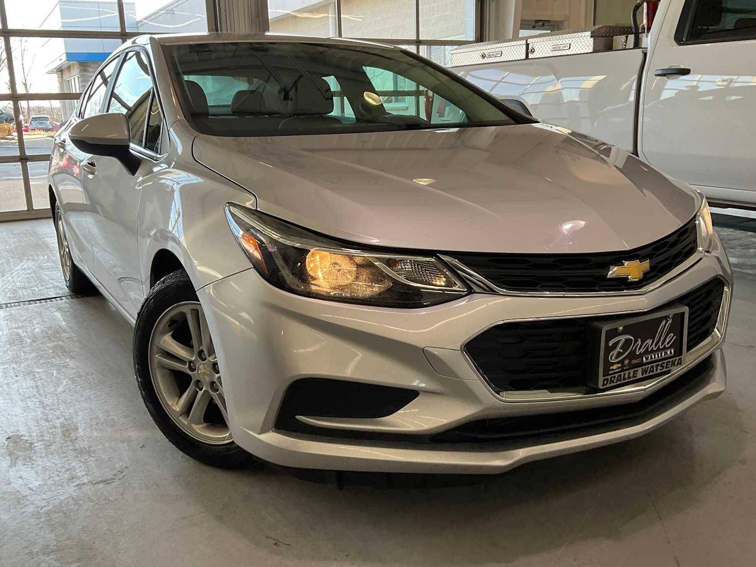 CHEVROLET CRUZE 2017 1G1BE5SM0H7152864 image