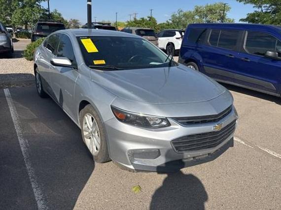 CHEVROLET MALIBU 2018 1G1ZD5ST8JF235642 image