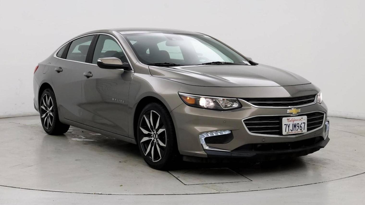 CHEVROLET MALIBU 2017 1G1ZE5ST2HF268370 image