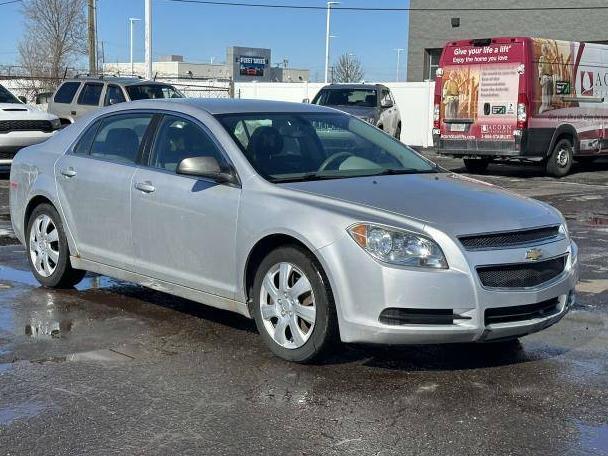 CHEVROLET MALIBU 2011 1G1ZB5E1XBF318300 image