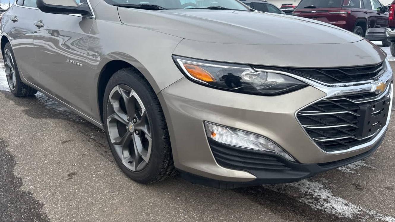 CHEVROLET MALIBU 2022 1G1ZD5ST8NF154291 image