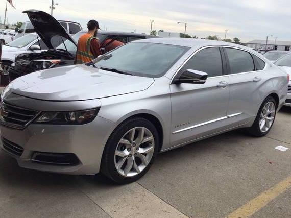 CHEVROLET IMPALA 2019 1G1105S36KU105302 image