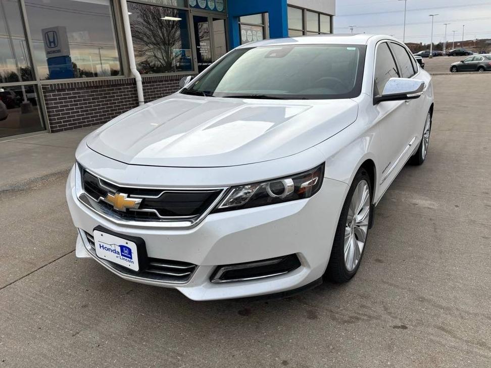 CHEVROLET IMPALA 2018 2G1125S3XJ9130371 image