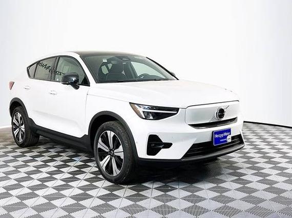 VOLVO C40 2023 YV4ED3GL1P2050705 image
