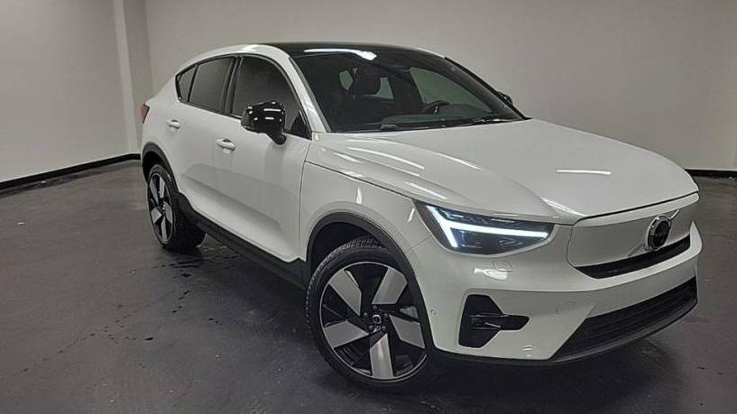 VOLVO C40 2023 YV4ED3GM8P2048684 image