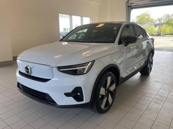 VOLVO C40 2024 YV4ER3GM6R2102598 image