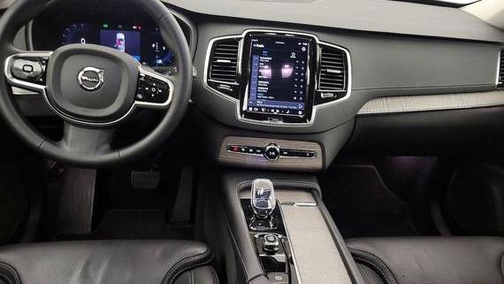 VOLVO XC90 2024 YV4062PF8R1163715 image