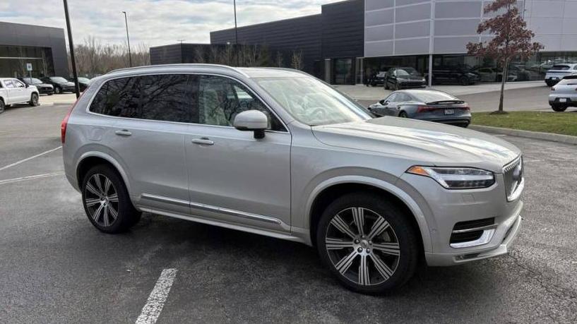 VOLVO XC90 2022 YV4A221L2N1813843 image