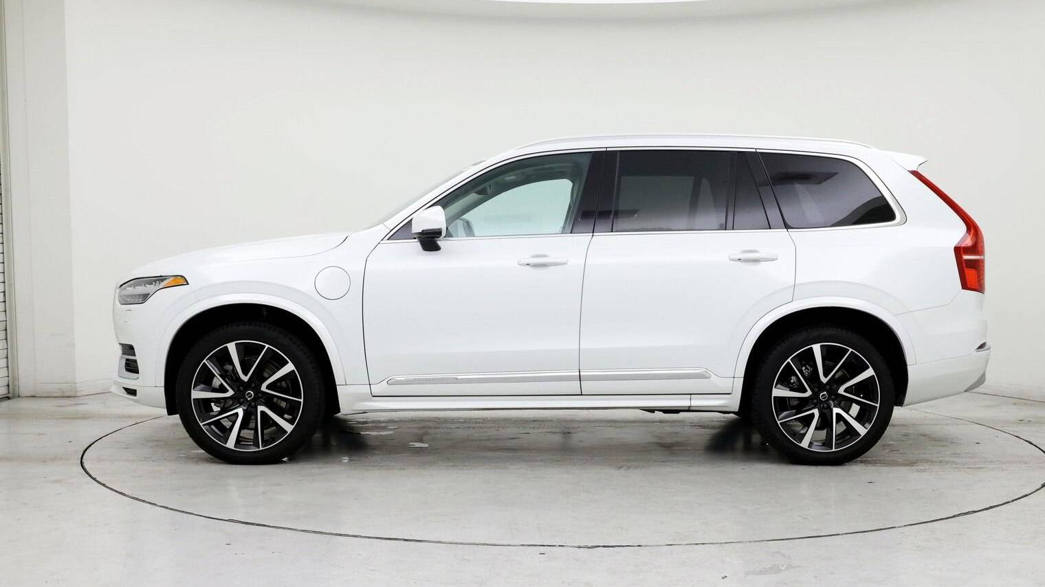 VOLVO XC90 2022 YV4BR00Z1N1819255 image