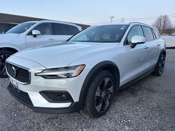 VOLVO V60CC 2023 YV4L12WZ8P2107613 image VOLVO V60CC 2023 YV4L12WZ8P2107613 image