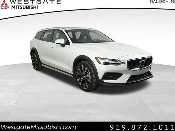 VOLVO V60CC 2023 YV4L12WC5P2106060 image VOLVO V60CC 2023 YV4L12WC5P2106060 image