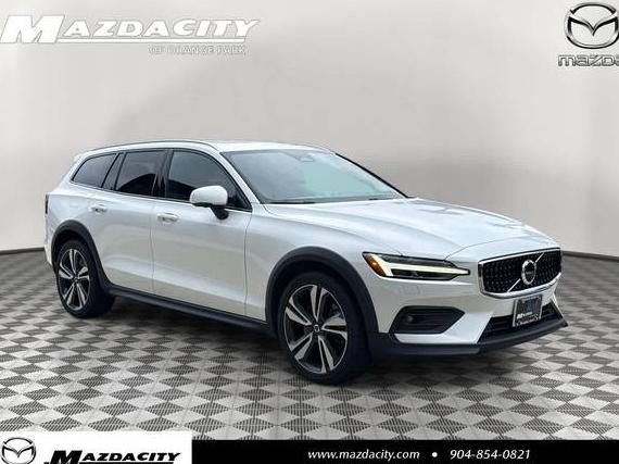 VOLVO V60CC 2023 YV4L12WZ8P2105750 image VOLVO V60CC 2023 YV4L12WZ8P2105750 image
