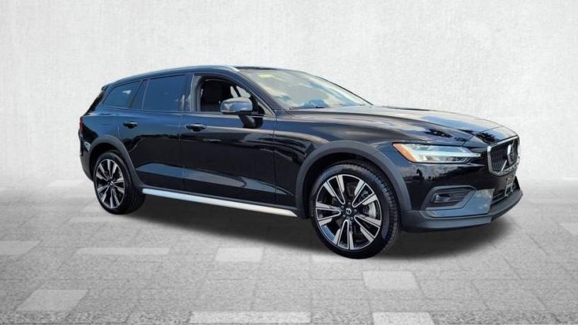 VOLVO V60CC 2023 YV4L12WC1P2107741 image