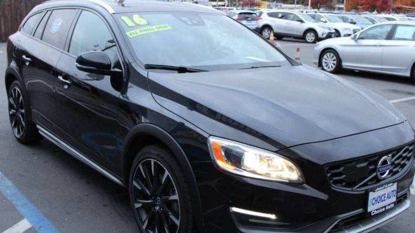 VOLVO V60CC 2016 YV4612HM1G1015487 image