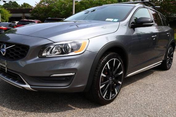 VOLVO V60CC 2016 YV4612HM3G1018844 image