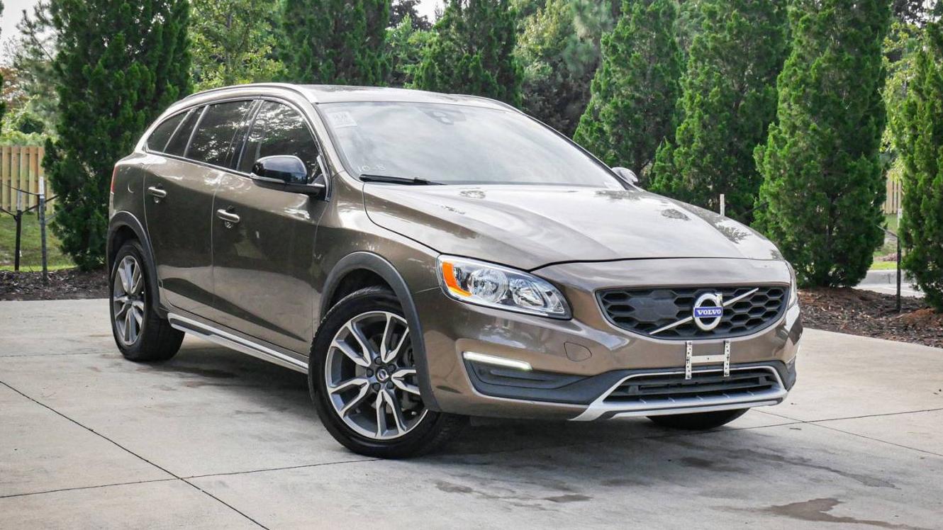 VOLVO V60CC 2018 YV440MWK2J2058048 image