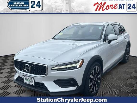 VOLVO V60CC 2021 YV4102WK9M1072806 image VOLVO V60CC 2021 YV4102WK9M1072806 image