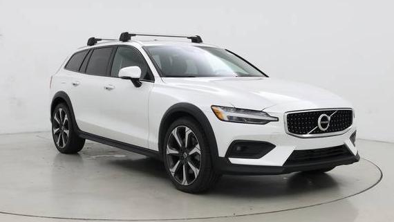 VOLVO V60CC 2021 YV4102WK0M1077070 image VOLVO V60CC 2021 YV4102WK0M1077070 image